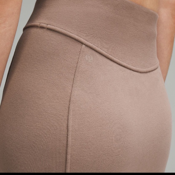 NEW lululemon Scuba High Rise Pull-On Mini Skirt Taupe Athleisure - Picture 2 of 8